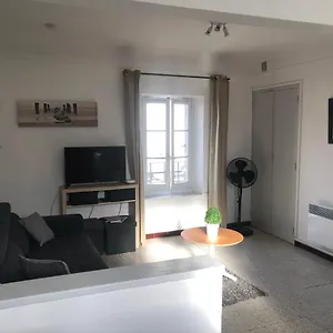 studio-dans-le-centre-historique-darles.fr-provencehotel.com/
